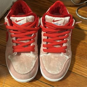 Nike sb strange love dunks ❤️🩷